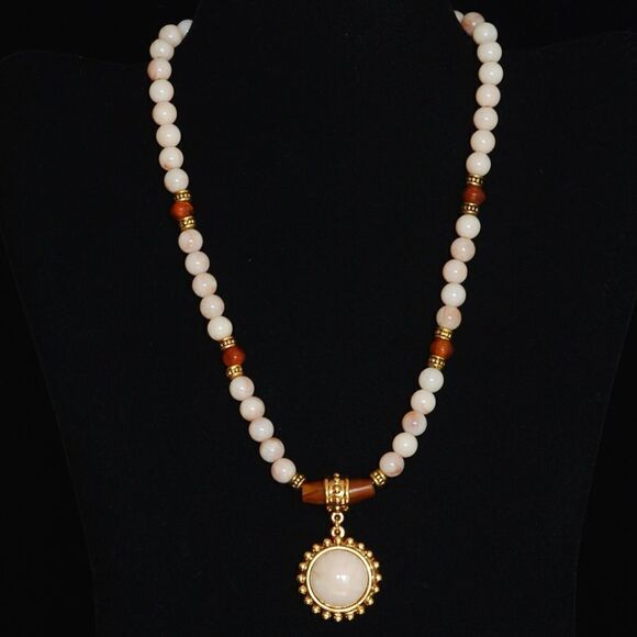 Napier Mid Century Modern Signed Necklace with Lucite Beads and Pendant. - Picture 1 of 4